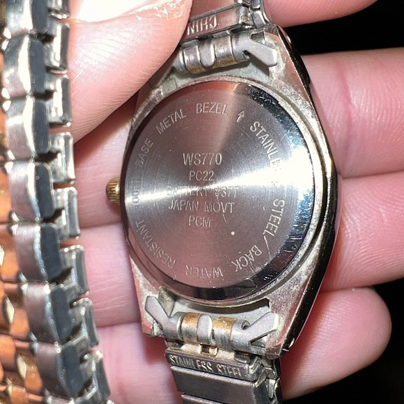 ⭐️Milan Watch Blue Round Face with Date Gold/Silver Toned Band - Picture 9 of 13